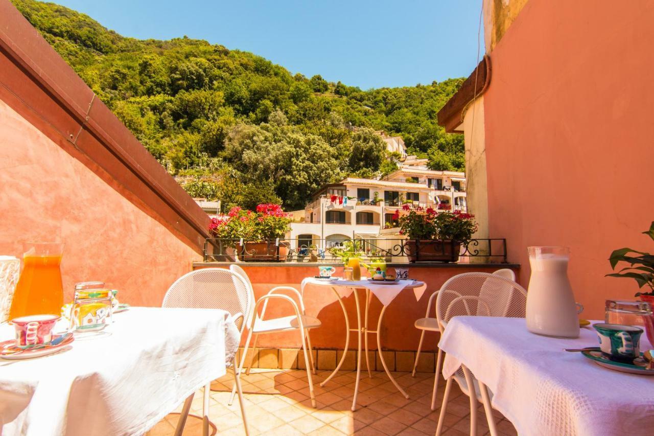 B&B Sotto Un Tetto Cetara Exterior foto